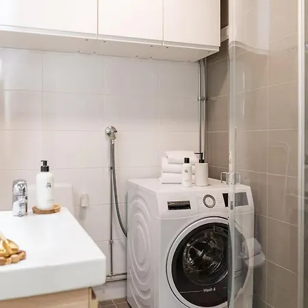 아파트 Centrally Located For Up To 4