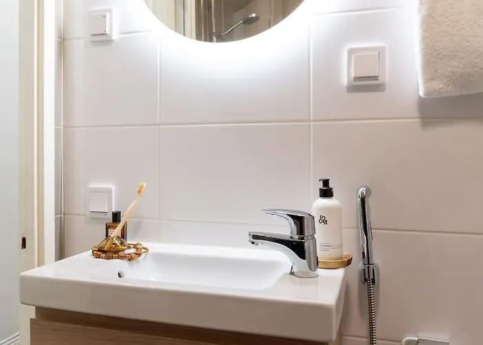 Centrally Located For Up To 4 * هلسنكي