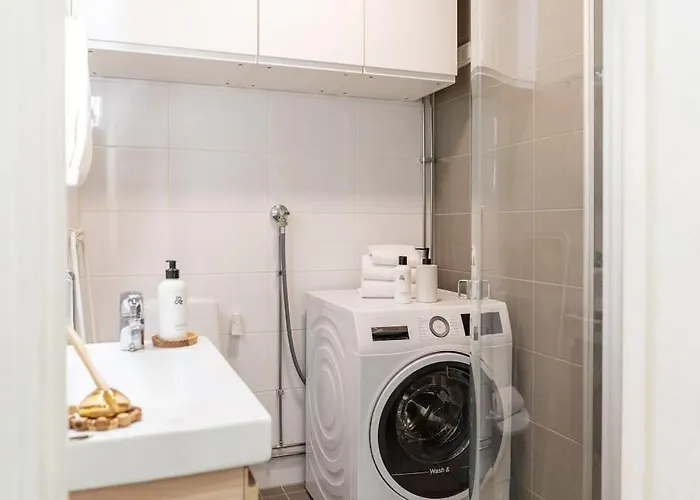 Apartment Centrally Located For Up To 4